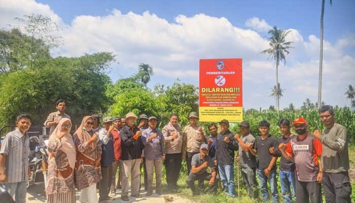 Lestarikan Batang Namang, Pemnag Simalanggang Pasang Spanduk Larangan Tangkap Ikan