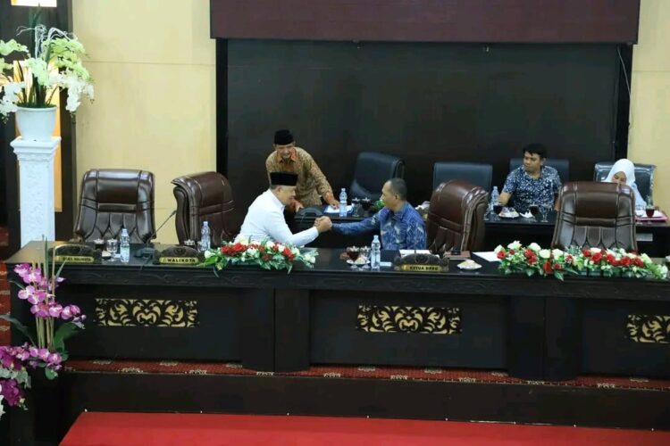 Suasana Rapat paripurna DPRD Kota Solok, Sabtu (6/7). IST