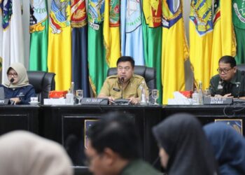 Kementerian Dalam Negeri atau Kemendagri meminta pemerintah daerah memperhatikan realisasi Anggaran Pendapatan dan Belanja Daerah (APBD)