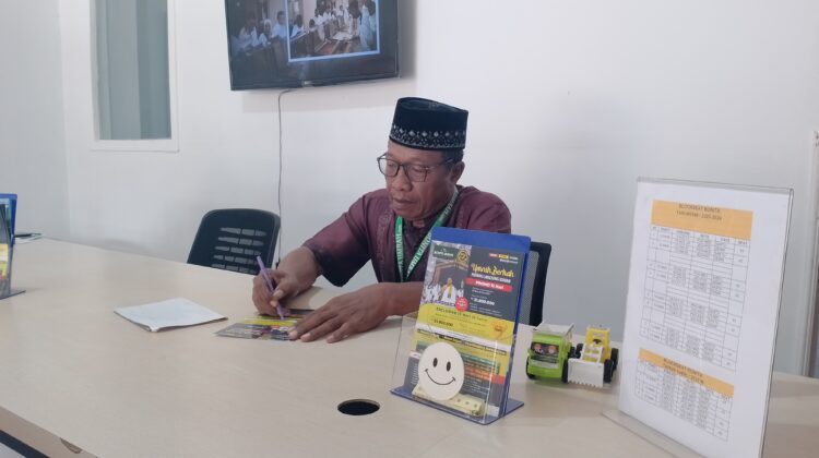 Staf Pemasaran Bonita Umrah, Emrizal. Pada bulan ini akan diberangkatkan  sebanyak 128 jemaah ke tanah suci yakni pada tanggal 25 dan 30 Agustus 2024. DINO