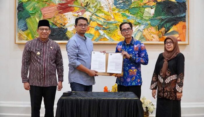 ATR/BPN Serahkan Sertifikat Elektronik Aset Pemko Padang Panjang