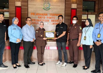 Penyelamatan dan Pemulihan Keuangan Negara, Kejari Mentawai Terima Penghargaan dari BRI