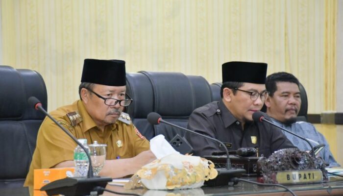 Bupati Agam Jawab Pandangan Umum Fraksi DPRD Tentang APBD Perubahan