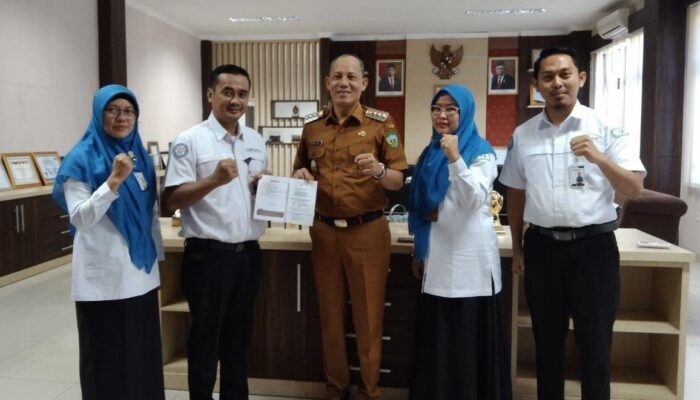 Kabupaten Pasaman Kembali Raih Penghargaan UHC Award Tahun 2024