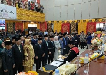 Keterwakilan perempuan di Dewan Perwakilan Rakyat Daerah atau DPRD Kota Padang makin menurun dari periode sebelumnya yakni empat orang
