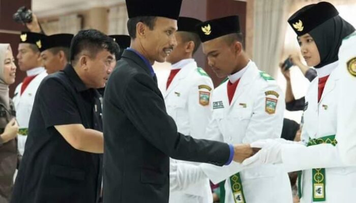 Wabup Solsel Kukuhkan 67 Paskibraka Upacara HUT Kemerdekaan RI