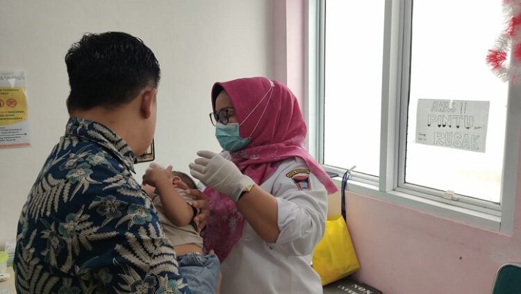 Realisasi imunisasi polio Kota Padang tahap pertama mencapai 94,7 persen, atau sebanyak 89.655 anak dari target sebanyak 94.673 anak.