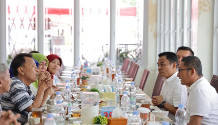 Hendri Septa-Hidayat Tampung Aspirasi Pedagang Pasar Raya Padang