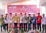 Pasangan Khairunas-Yulian Efi Resmi Daftar ke KPU Solok Selatan