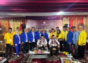 Diarak Ribuan Pendukung, Pasangan Hendri Arnis- Allex Saputra Daftar ke KPU Padang Panjang