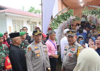 Ratusan Personel Polres Pasbar Ikut Amankan Pendaftaran Bakal Calon Bupati dan Wakil Bupati