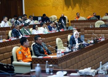 DPR meminta BMKG menyesuaikan alokasi anggaran terkhusus penambahan alat deteksi dini tsunami dalam mengantisipasi potensi gempa megathrust.
