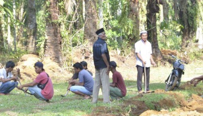 Warga Padang Mardani Buka Akses Jalan Baru Secara Swadaya