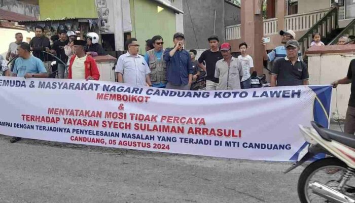 Masyarakat Canduang Minta Ketua Yayasan Syech Sulaiman Arrasuli Mundur