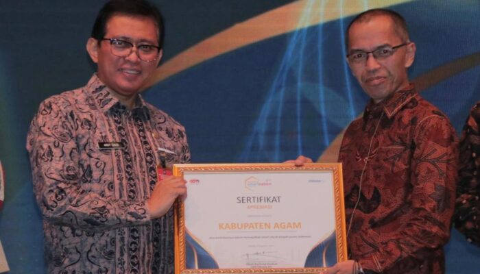 Agam Raih Penghargaan Spesial Indonesia Smart Nation Award 2024