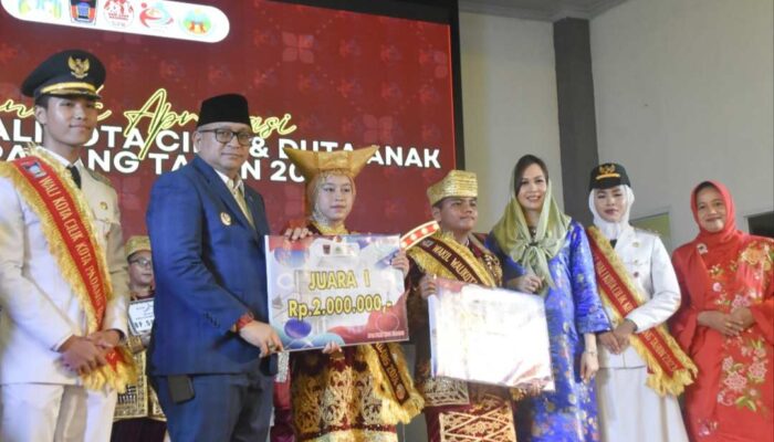 Diana dan Zio Jadi Wako/Wawako Padang Cilik Tahun 2024
