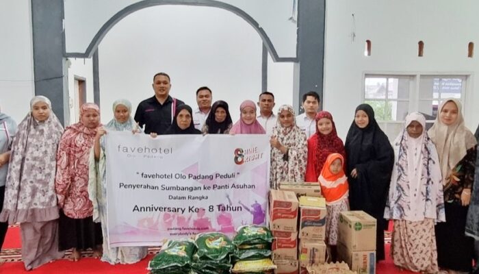 Anniversary ke-8 Tahun, Manajemen Favehotel Olo Padang CSR ke Beberapa Panti Asuhan