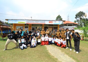 Kelompok KKN 27 ISI Padang Panjang Perkenalkan Seni ke Anak-anak SLB Darma Bakti Insani