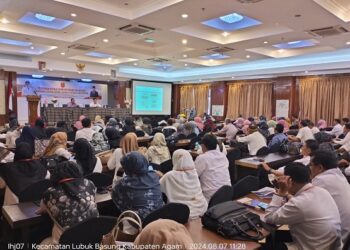 Ratusan kepala SD dan SMP seKabupaten Agam antusias mengikuti pemaparan Program Haluan Kembali ke Sekolah pada Rabu (7/8) di Hotel Sakural.