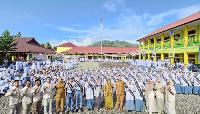 KI Sumbar Kembali Kukuhkan 150 Duta KIP di SMKN 1 Lubuk Sikaping