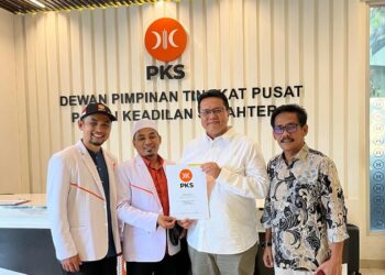 Partai Keadilan Sejahtera (PKS) resmi memberikan dukungan kepasangan Eka Putra - Ahmad Fadly pada Pilkada Tanah Datar 2024.