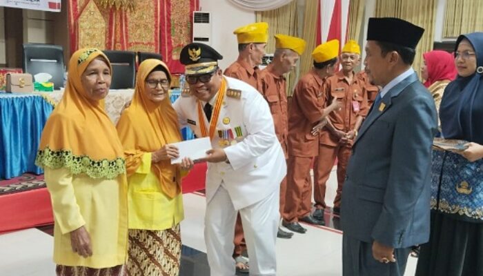 70 Veteran Padang Pariaman Terima Santunan HUT RI