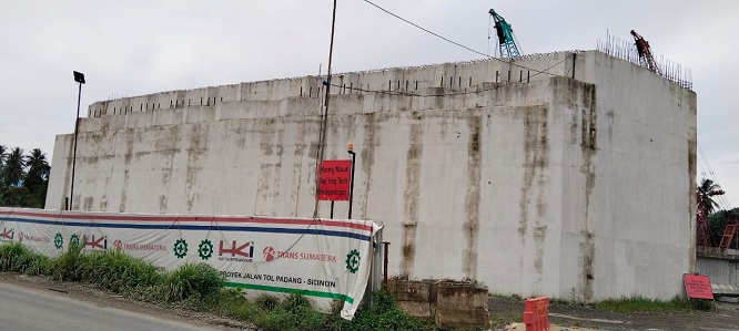 Satlantas Porles Padang Pariaman memberlakukan rekayasa lalu lintas buka tutup di Jalur Padang - Bukittinggi