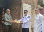 Pemerintah Nagari Tabek Patah Salimpaung Serahkan Bantuan Kebakaran