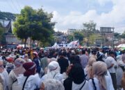 Ribuan Masyarakat Mengantar Erman Safar ke KPU Bukittinggi