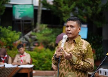KPU Sumbar menggelar sosialisasi dan pendidikan tentang Pilkada Serentak 2024 kepada pemilih pemula di sejumlah sekolah tingkat SMA sederajat.