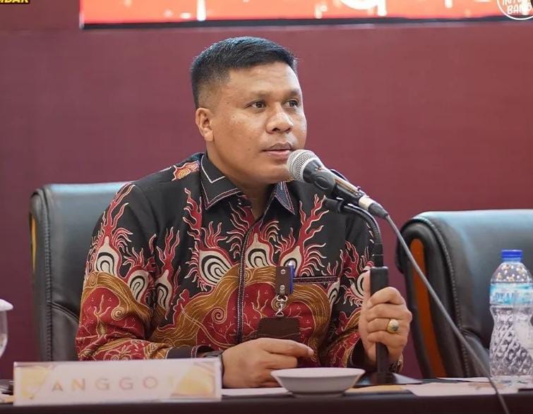 KPU Sumbar akan memfasilitasi alat peraga kampanye (APK) pasangan calon kepala daerah di Pilkada Serentak 2024