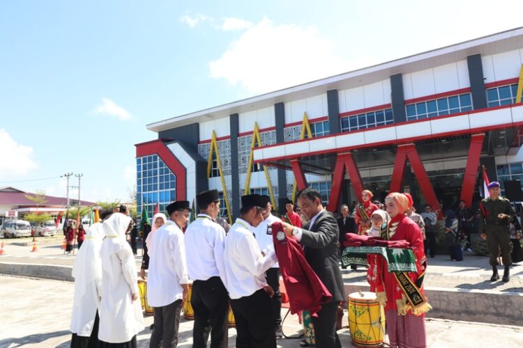 Sebanyak 720 orang dari 1.406 mahasiswa baru Universitas Muhammadiyah (UM) Sumatera Barat mengikuti Masa Ta'aruf (Masta). YURSIL 