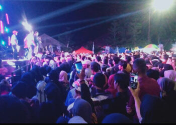 Pesta Rakyat Genius-Ridwan, Ribuan Massa Padati Lapangan Merdeka