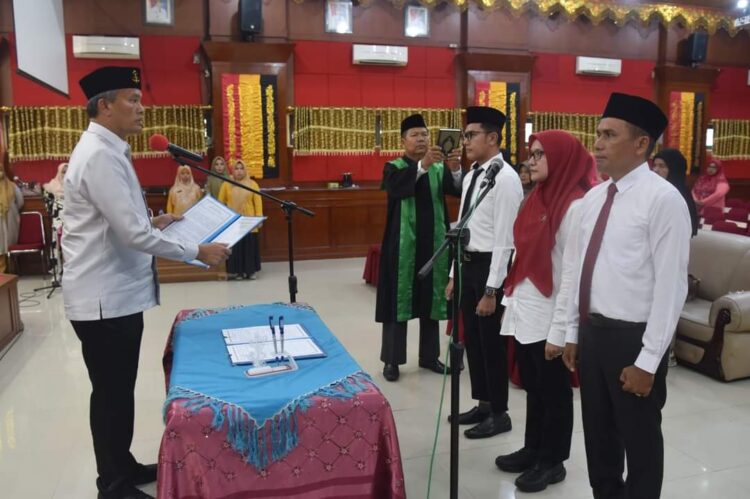 Prosesi pelantikan tiga penjabat eselon III dan 71 Fungsional Guru PPPK. IST 