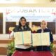 Ket. Foto : Kepala Perwakilan BKKBN Provinsi Sumatera Barat, Fatmawati melakukan penandatanganan MOU kerjasama dengan Rektor Universitas Mercubaktijaya Padang, Ises Reni. 