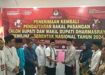 Adi Gunawan-Romi Siska Putra Diterima Mendaftar oleh KPU Dharmasraya