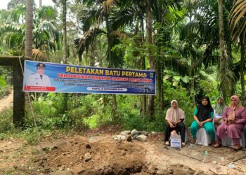 PT HKI Bangun Jembatan Gantung Durian Sakok di Nagari Tandikek