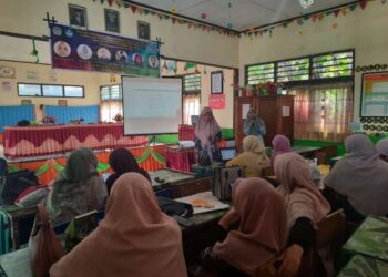 UNP dan KKG Gugus 1 Agam Tingkatkan Kompetensi Guru Melalui Pelatihan Bagi Guru SD