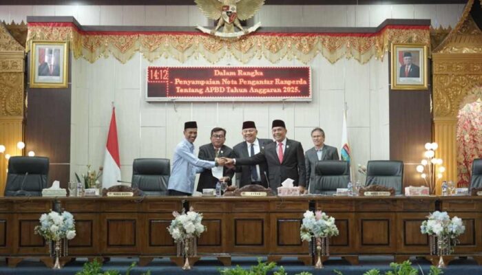 Pemkab Solsel Sampaikan Nota Pengantar APBD Solsel 2025