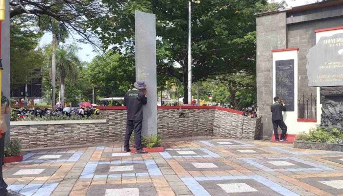 Pemko Padang Percantik Tugu Gempa