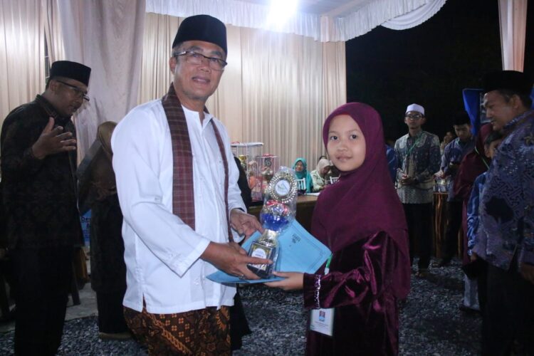 Kecamatan Payakumbuh Barat berhasil keluar sebagai juara umum Musabaqah Tilawatil Quran (MTQ) ke-41 tingkat Kota Payakumbuh pada 14-15 September 2024 . DADANG