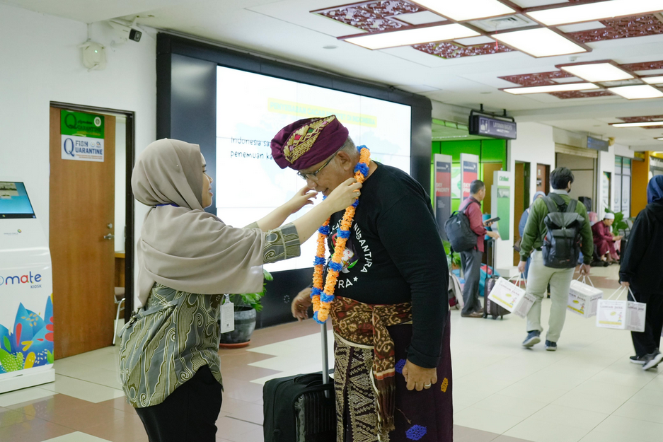 Para utusan kerajaan, lembaga adat, dan suku seluruh Nusantara yang tergabung mulai berdatangan menghadiri Festival Adat Budaya Nusantara