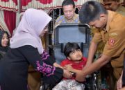 LKKS Agam Salurkan Bantuan Alat Kesehatan bagi Disabilitas