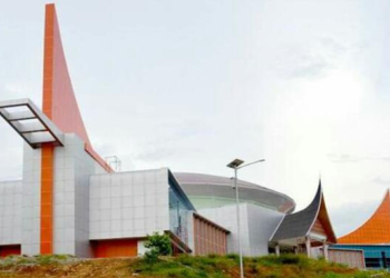 Kejari Sijunjung menahan dan menetapkan mantan Ketua DPRD Kabupaten Sijunjung periode 2019-2024 Bambang Surya Irwan sebagai tersangka