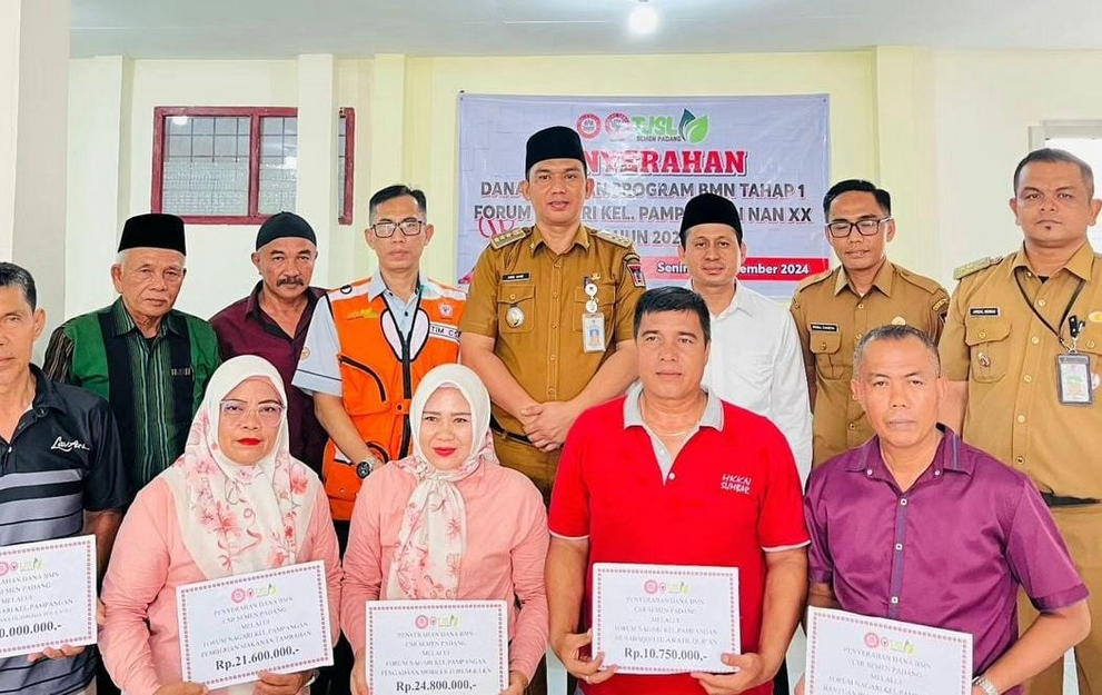 PT Semen Padang menyalurkan bantuan dana sebesar Rp200 juta kepada Forum Nagari Kelurahan Pampangan Nan XX, Kecamatan Lubuk Begalung, Kota Padang,