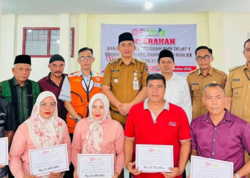PT Semen Padang menyalurkan bantuan dana sebesar Rp200 juta kepada Forum Nagari Kelurahan Pampangan Nan XX, Kecamatan Lubuk Begalung, Kota Padang,
