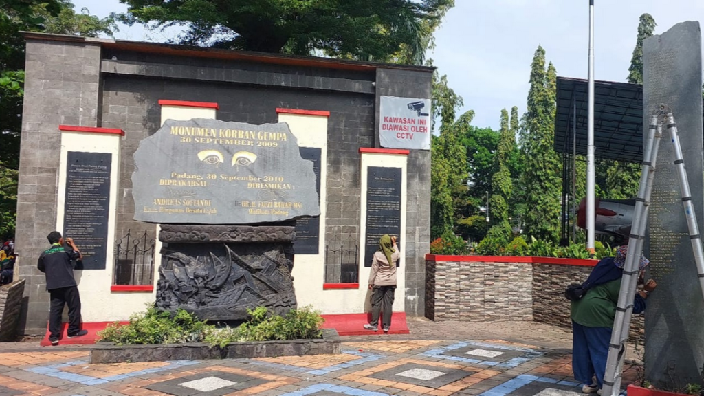 Menjelang peringatan 15 tahun tragedi Gempa 30 September 2009, Pemerintah Kota Padang akan merevitalisasi monumen Tugu Gempa.