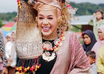 Emiko Epyardi Asda, Maju Demi Menuntaskan Pembangunan Kabupaten Solok