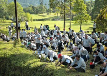 PT Semen Padang Gelar “A Million Acts of Green Kaliandra Planting Program”