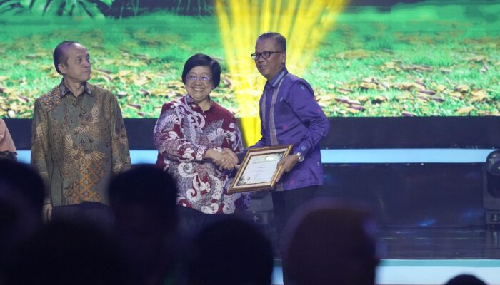 PT Semen Padang Raih Penghargaan KLHK Atas Dukungan Program Kampung Iklim